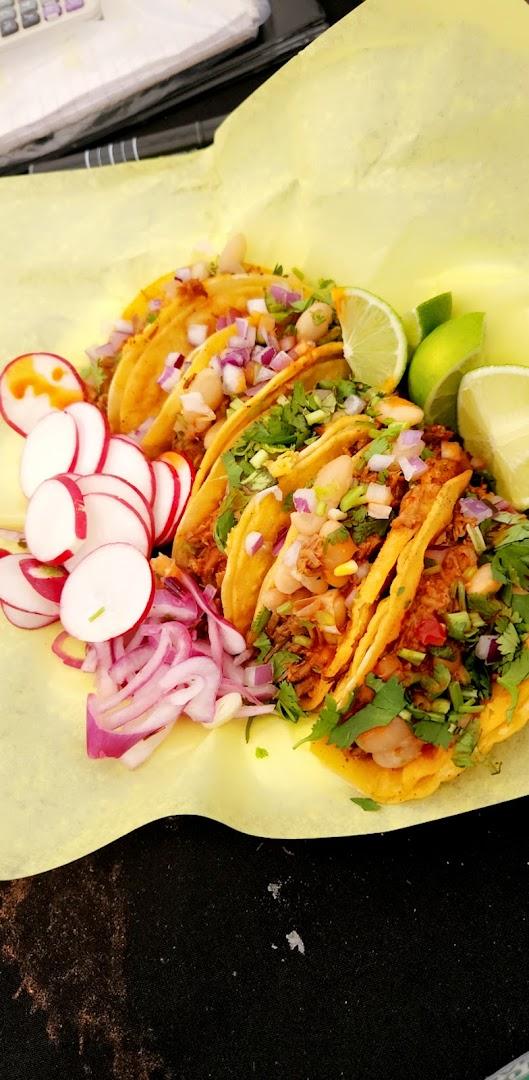 Tacos villa-birria estilo Jalisco
